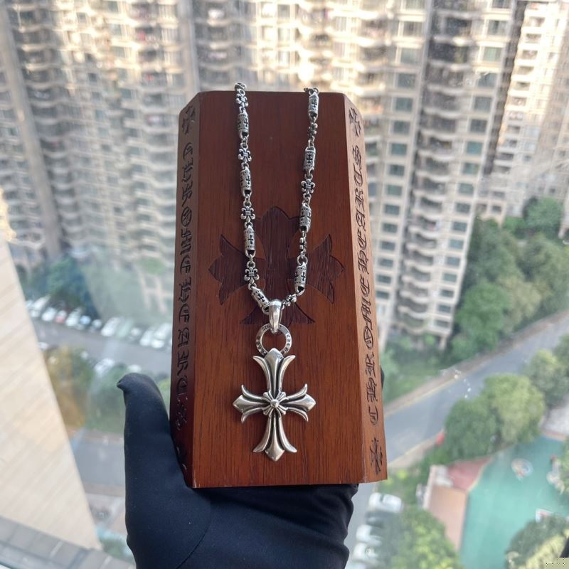 Ch**me He**ts necklaces